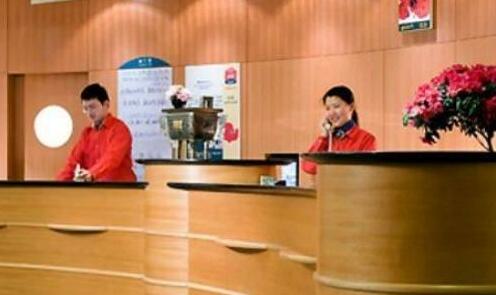 Motel Qingdao Development Zone Middle Changjiang Road - Photo2