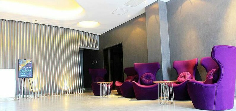 Orange Hotel Select Qingdao Wusi Square - Photo2