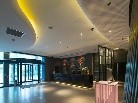 Orange Hotel Select Qingdao Wusi Square - Photo3