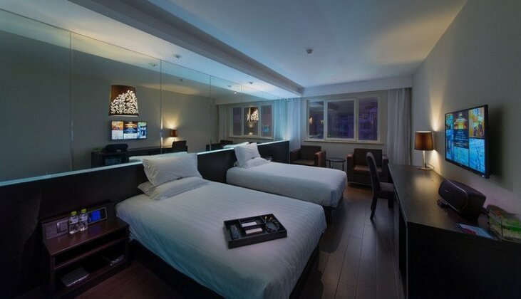 Orange Hotel Select Qingdao Wusi Square - Photo5