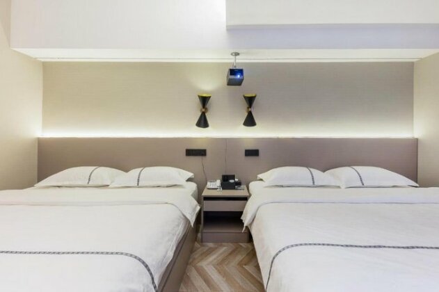 Qingdao Boat Hotel - Photo2