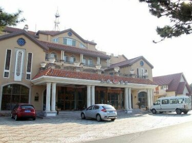 Qingdao Pinwei Hall Sea-view Honeymoon Hotel