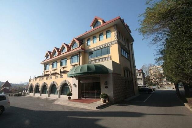 Qingdao The Castle Hotel