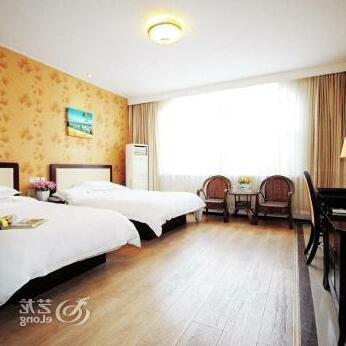 Sunshine Seacoast Hotel - Photo4