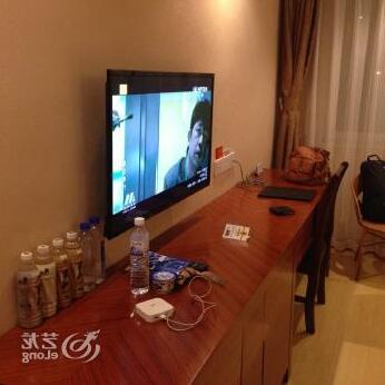 Super 8 Hotel Qingdao developing area of Petroleum University - Photo5