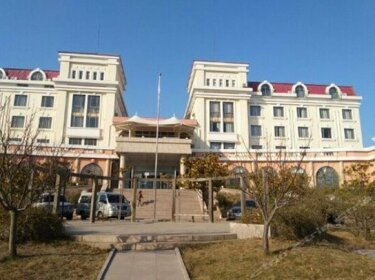 Wolong Shanshui Hotel - Qingdao