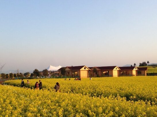 Luoping Flying Camp - Photo2