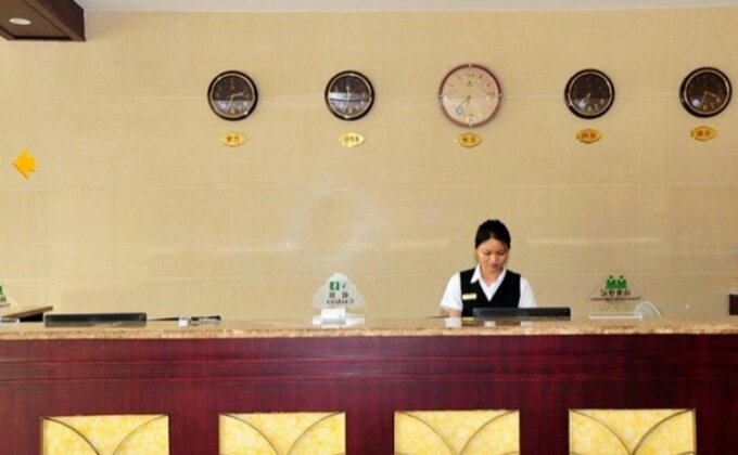 GreenTree Inn Hainan Sanya Fenghuang Jichang Road Business Hotel - Photo3