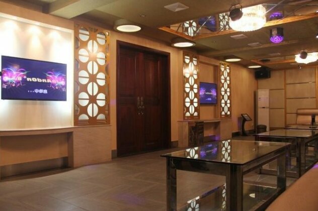 Sanya Hongyunlai Business Hotel - Photo5