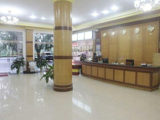 Xingyi Hotel - Photo2