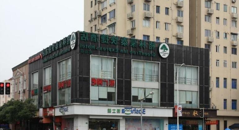 GreenTree Inn Shanghai Dongming Road Subway Station Express Hotel
