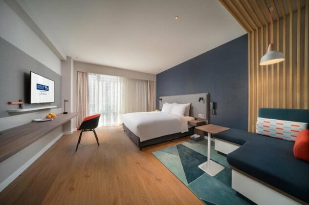 Holiday Inn Express Shanghai Huijin - Photo4