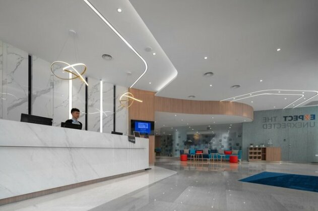 Holiday Inn Express Shanghai Jinqiao Central - Photo2