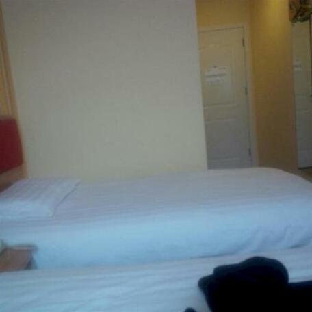Home Inn Hotel Shanghai - Photo2