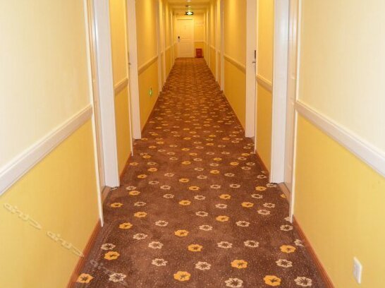 Home Inn Jiading Shanghai - Photo2