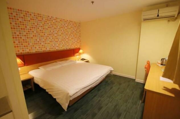 Home Inn Shanghai Beihong Road - Photo3