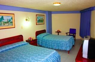 Home Inn Zhenbei Road - Photo4