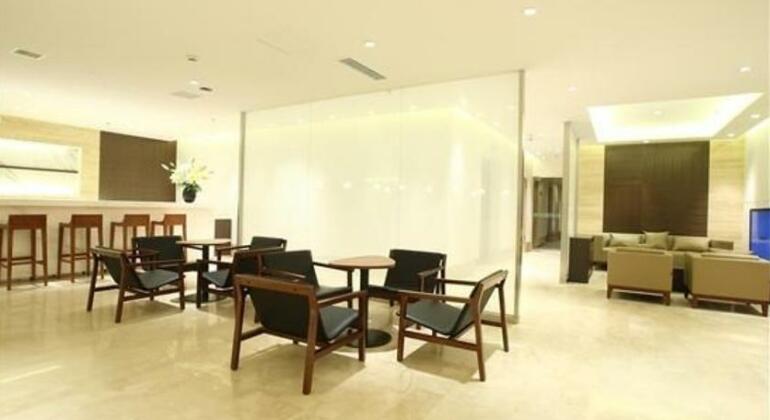 JI Hotel Gubei Shanghai - Photo2