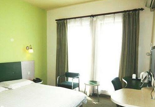 Motel 168 NanHui Huinan Branch Shanghai - Photo5