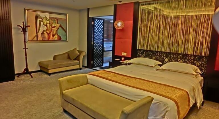 Shanghai Fortune Hotel - Photo2