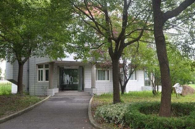 Shanghai Juyuan Holiday Village - Photo2