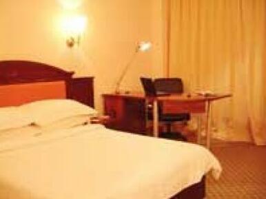 Shanghai Shikumen Holiday Hotel