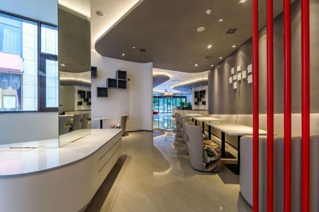 Town Box Hotel - Photo2