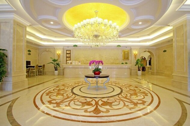 Vienna Hotel Waigaoqiao - Photo2