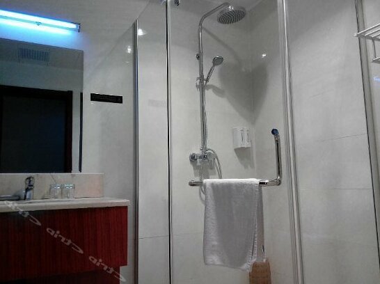 Born Resort Hotel - Photo5