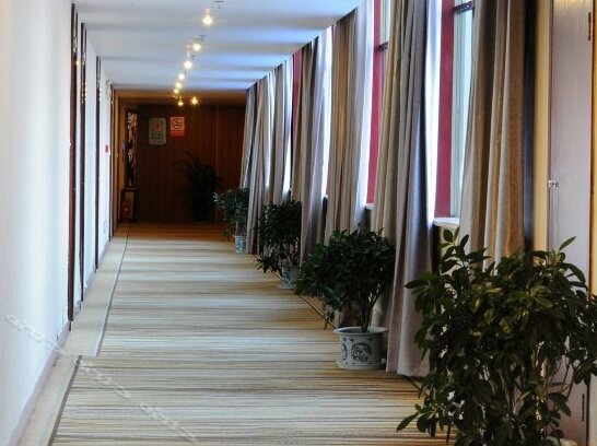 Cen Yang Hotel - Photo2