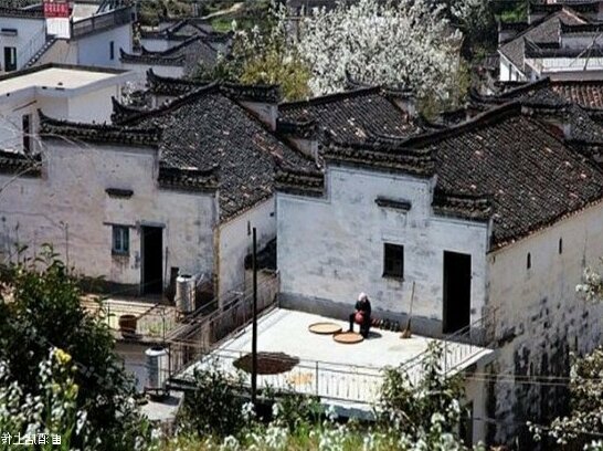 Jiangling Huaxi Inn