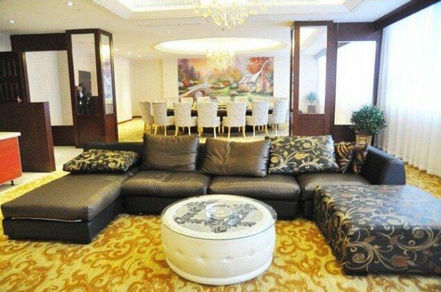 Junyue International Hotel - Photo2