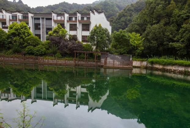 Mountain Artist Village Resort - Photo2