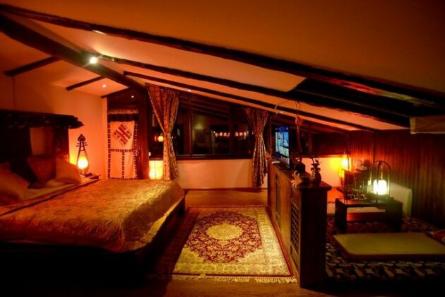 Chang's Mansion - Photo2