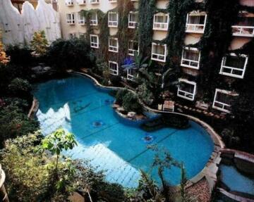 Paradise Hotel Shangri La