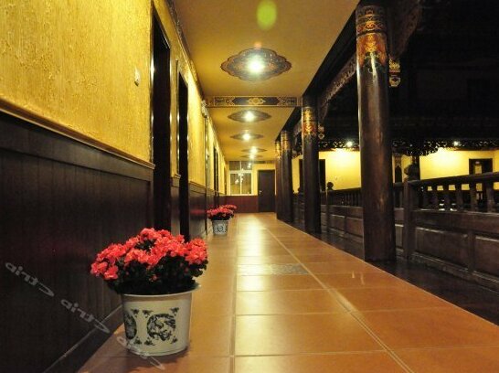 Shangri-La Diqing Fulaideng Hotel - Photo2