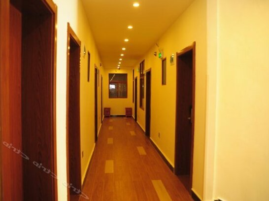 Shangri-La Lamtin Hostel - Photo3