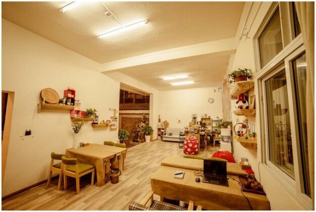 Yi's Branch Yard - Photo4