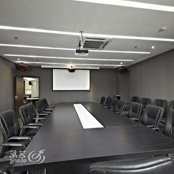 Platinum Crystal Hotel - Photo2