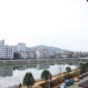Baiyun Hotel Xinchang - Photo2