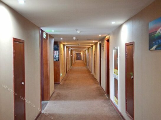Huayue Business Hotel - Photo2