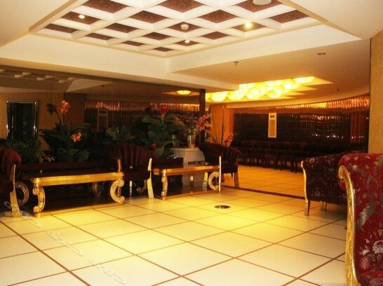 Golden Crown Tropical Rain Forest Fitness Theme Leisure Hotel - Photo3