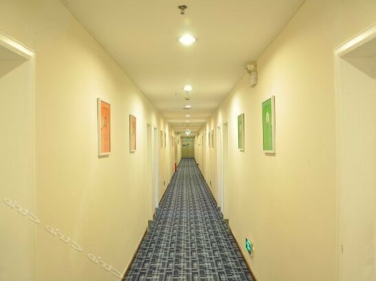 7days Inn Shenzhen Huaqiang Saige Square - Photo2