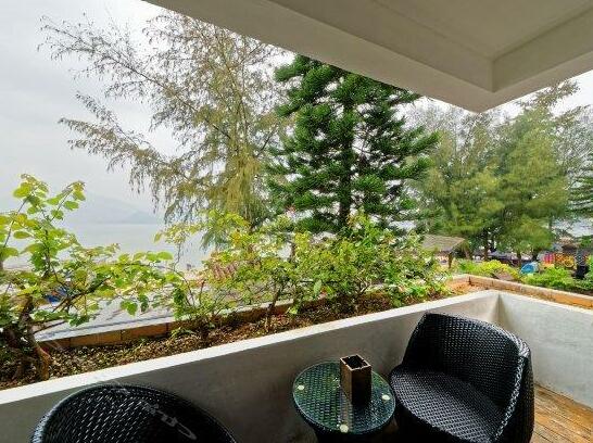 Aloha Beach Club - Photo5