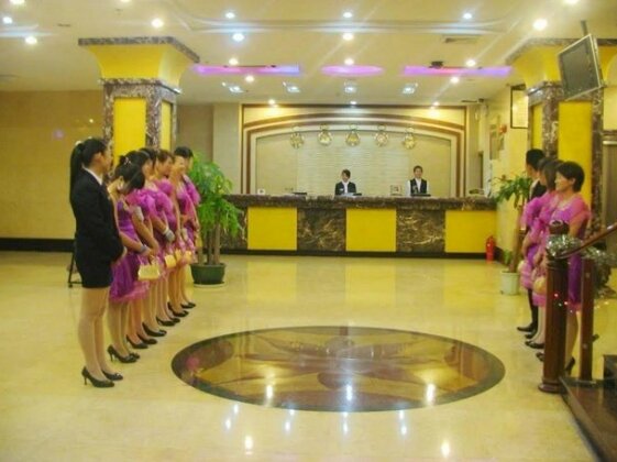 Golden Flower Hotel - Photo2