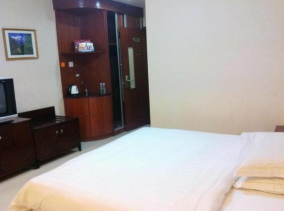 Golden Flower Hotel - Photo4