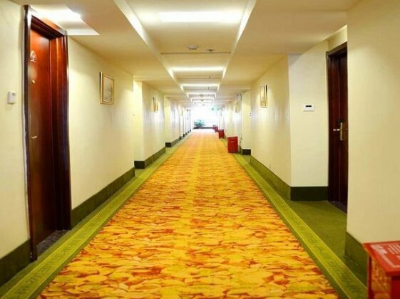 GreenTree Inn Guangdong Shenzhen Longhua New Area Longguan Rord Tianhong Express Hotel - Photo2