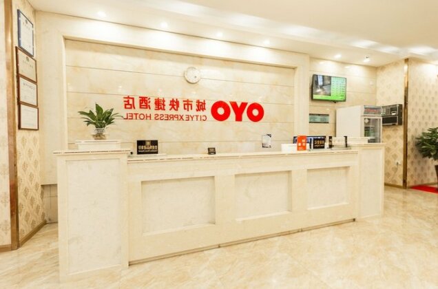 OYO 8011 Hotel - Photo4