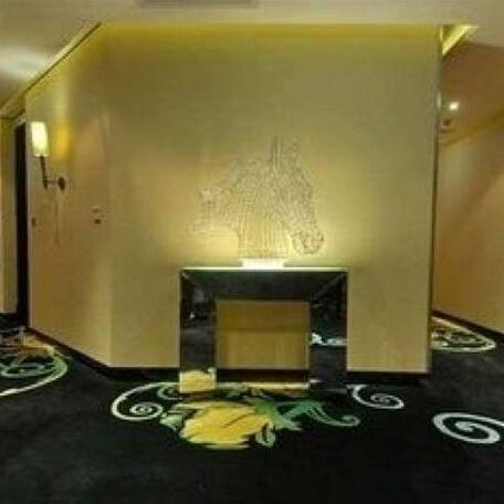 Triumphal Arch Business Hotel - Photo2