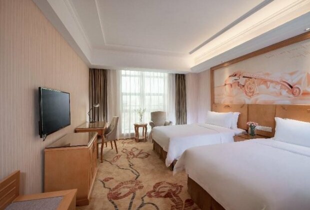 Vienna International Hotel Shenzhen Qianhai - Photo4